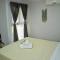 POSADA ROSSINA Habitaciones con baño privado y ambientes compartidos