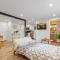 Secret & Cozy Renovated Cottage Near Costco I99 - 肖尔莱恩