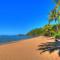 Trinity Beach Stunner - Tropical Entertainer
