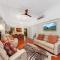 Masterfully Restored Queenslander Near Esplanade