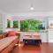 Masterfully Restored Queenslander Near Esplanade