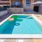 Apartment Bluemare B7 with Shared Pool - Ližnjan