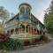 Engadine Inn and Cabins - Candler