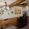 Two-Bedroom Cosy Country Lodge with Private Patio - Greenhithe