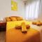 Yellow Apartment-La Mata -2 min to beach, private garage