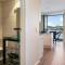 New! Sea front apt. with terrace above the sea! - 卑尔根