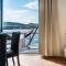 New! Sea front apt. with terrace above the sea! - 卑尔根