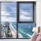 Views from cloud 1 min to beach 2BR Apt Pool Gym - غولد كوست