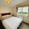 Caravan with Uninterrupted Sea Views - Large Deck - Havens Quay West New Quay West Wales - Нью-Кі