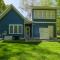 My Blue Haven - Shared lake access across the street! Glamorous home! - Fennville