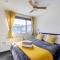 2 BR Beach Woods chalet with parking, 5 mins to beach