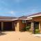 Rest and Work at Los Abrigos Villa in Molepolole - Molepolole