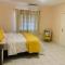Rest and Work at Los Abrigos Villa in Molepolole - Molepolole