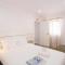 Best Houses 102 - Hut Spot Peniche