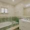 Best Houses 107 - Ferrel Village House