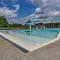 Boho Haven Hideaway - Walk to Pool,Theater,Arcades, Firepit, Lake Access - Thornhurst
