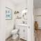 Boho Haven Hideaway - Walk to Pool,Theater,Arcades, Firepit, Lake Access - Thornhurst