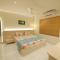 1BHK APPARTMENT @THE CANVAS LOFT - تريفاندروم