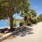 Relax Mandre 200m from the beach Sea view