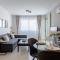 Stylish One-Bedroom Sea Retreat