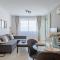 Stylish One-Bedroom Sea Retreat