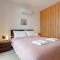 Stylish One-Bedroom Sea Retreat