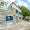Chalé Henrique - Beachfront apartments at Calheta Beach - Кальєта
