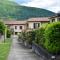 Casa borghetto sul Lago di Lugano con balcone e piscina