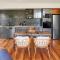 Cocooned luxury in a secluded treehouse sanctuary - 新城
