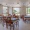 Summer Hotel Tott