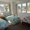 Comfortable Home, Big Backyard