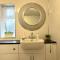 Duchess Apt 1 Serviced 3BR Apartment in Colchester Perfect for Contractors,Temporary Housing, Relocations