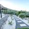 Pine and Olive Seahouse - Neo Chorio