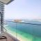 2BR Beachfront Gem with Dazzling Views of the Palm - Dubaj