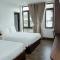 Charming Hill Hotel