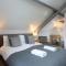 Bootham Court Grade II duplex apartment with free parking & Wi-Fi - sleeps 2-6 people