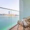 2BR Beachfront Gem with Dazzling Views of the Palm - Dubaj