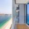 2BR Beachfront Gem with Dazzling Views of the Palm - Dubaj