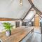 Quirky Retreats - Chester Rose
