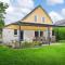 Beautiful Home In Wemeldinge With Wifi
