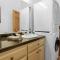 Treetop Falls - Great property close to the ski slopes, Close to everything Big Bear has to offer!