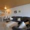 Apartment 527