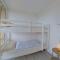 Apartment 527