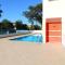 Poolside living, your ideal apartment - Beahost