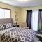 Nice big house with parking, fenced yard - Buffalo