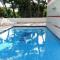 Poolside serenity - Beahost Rentals