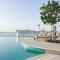 2BR Beachfront Gem with Dazzling Views of the Palm - Dubaj