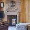 Fieldfare Lodge with Hot-tub
