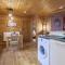 Gadwall Lodge with Hot-tub