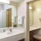 Hawthorn Extended Stay by Wyndham Bloomington - 布卢明顿 Hawthorn Extended Stay by Wyndham Bloomington - 布卢明顿